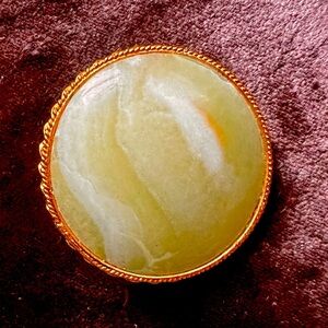 Vintage Green with gold oval cameo agate Onyx Brooch stamped italy